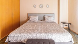 Unclassified image, 4 of 15, button - Polanco Flat - Laundry- Parking-elevator-sleeps 10 (Mexico City)