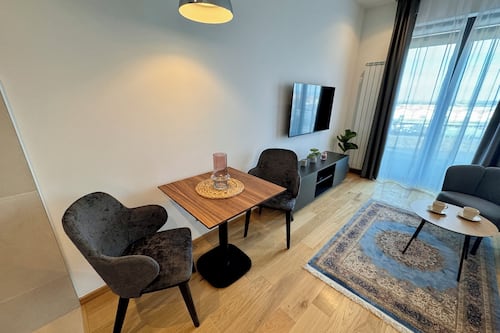 Luxury Apartment, River View | In-room dining