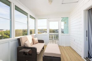 Televisión y chimenea 