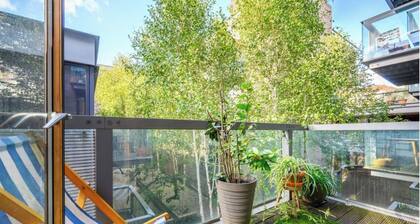 Enchanting 1-bedroom apartment in Shoreditch, London in architect building