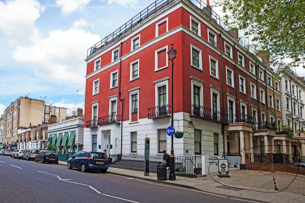 Exterior - Putera Puteri Residence (London)