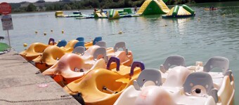 Mobile-gite 6 Persoons Zeer Prive met Groot Terras en Uitzicht op het Meer