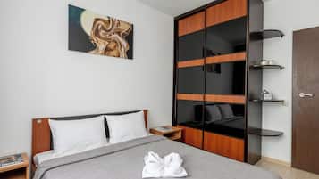 2 bedrooms, iron/ironing board, free WiFi