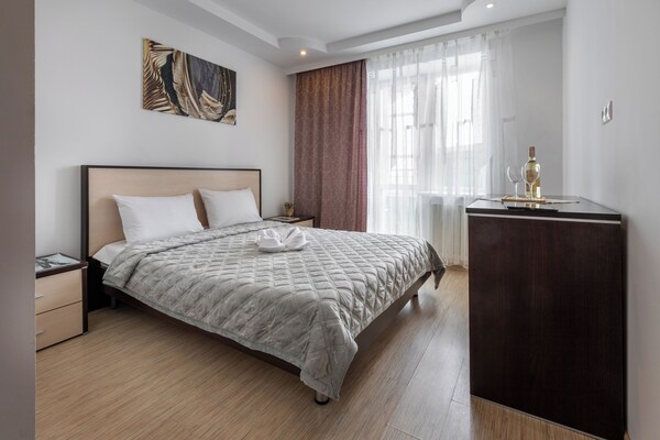 Modern 3-rooms Apartment Musical Theater - Minszk