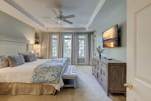 5 Schlafzimmer, Schreibtisch, Bügeleisen/Bügelbrett, kostenloses WLAN