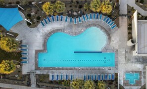 温水プール