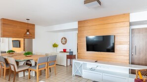 Apartment | Dining
