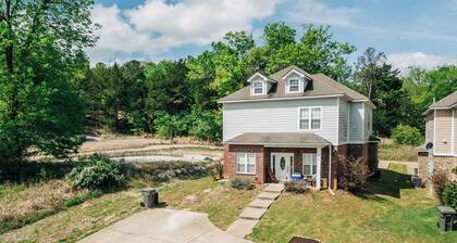 Cozy 1-bedroom condo with AC and WiFi in charming Starkville