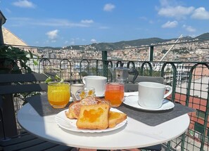Basic Apartment, Balcony, Sea View | Teres/patio