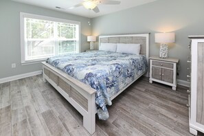 7 slaapkamers, een strijkplank/strijkijzer, internet