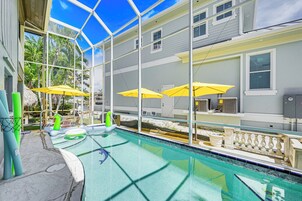 House (5 Bedrooms) | Interior