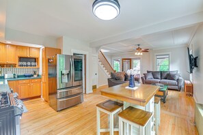 House (3 Bedrooms) | Interior
