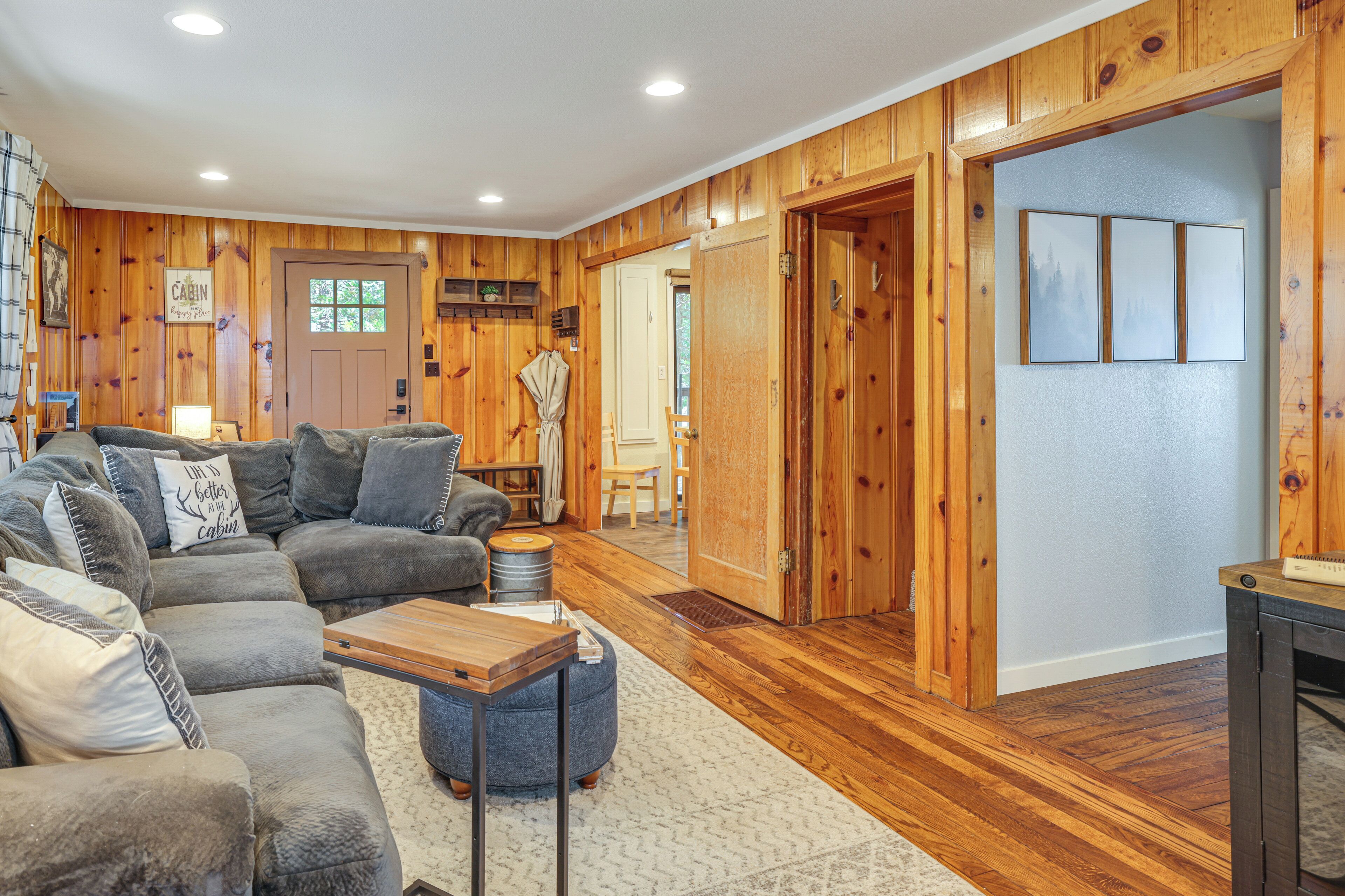 House (2 Bedrooms) | Interior