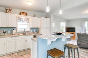 House (3 Bedrooms) | Interior
