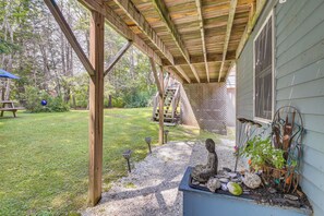 Interior - Cozy Boothbay Studio w/ Patio ~ 5 Mi to Harbor! (Boothbay)