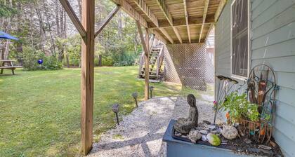 Cozy Boothbay Studio w/ Patio ~ 5 Mi to Harbor!