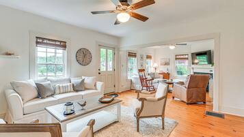 Talo (4 Bedrooms) | Sisätilat