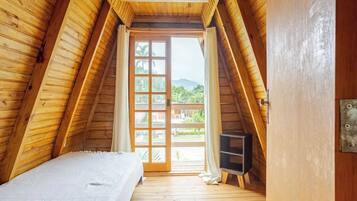 ChalĂ© famĂlia, varanda coberta, vista para a montanha | 2 quartos, Wi-Fi de cortesia