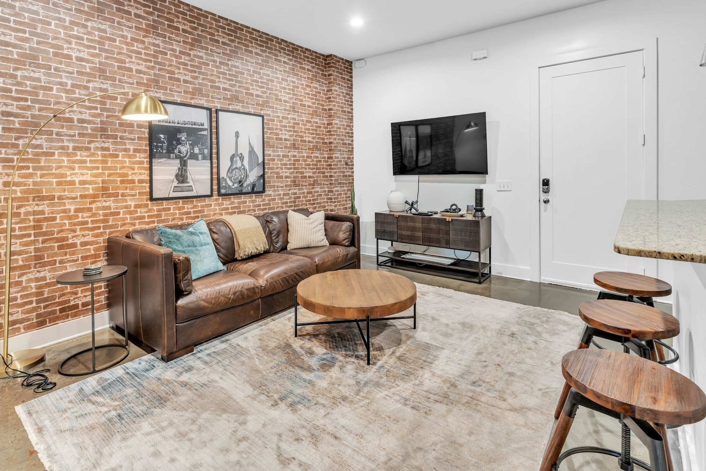 Harmony Hideaway – 1 BDR Condo Sleeps 4 in Incredible Neighborhood!