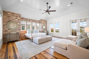 7 bedrooms, iron/ironing board, travel crib, internet