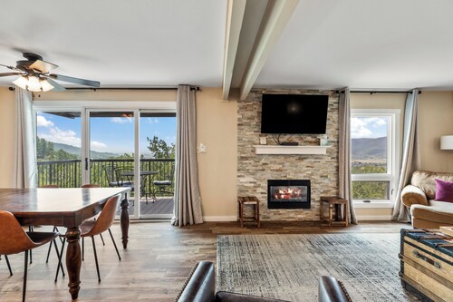 Best Views in the Valley~Near Skiing~Winter Shuttle