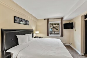 2 bedrooms, internet, bed sheets - Best Views in the Valley~Near Skiing~Winter Shuttle (Steamboat Springs)
