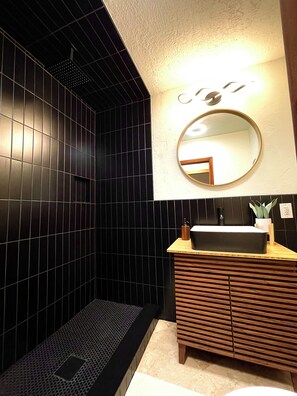 Shower, towels, toilet paper