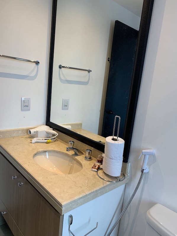 Apartment | Bathroom