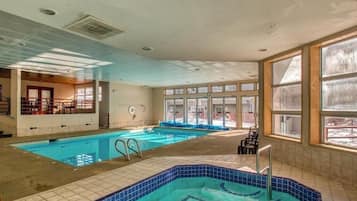 Appartement, 3 slaapkamers | Zwembad | Een binnenzwembad