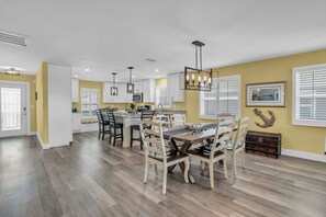 Maison, 3 chambres | Restauration