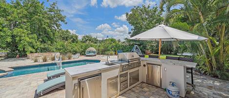 House, 5 Bedrooms | BBQ/picnic area