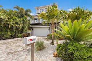 House, 4 Bedrooms | Exterior