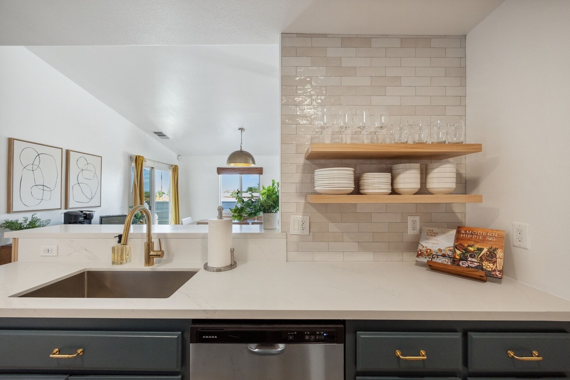 House, 3 Bedrooms | Private kitchen | Fridge, oven, coffee/tea maker