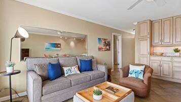 Condo, 1 habitación | Área de sala de estar | Smart TV