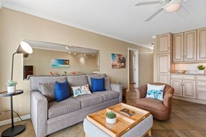Condo, 1 Bedroom | Living area