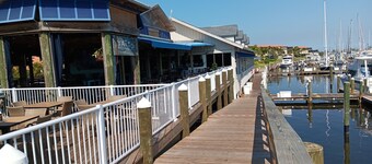 Enjoy the sunshine!1 bedroom condo in Burnt Store Marina, Punta Gorda, Florida. 