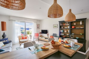 TV - 25m from the beach, seaview, flat for 4 (Erquy)