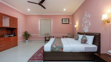 7 Schlafzimmer, Schreibtisch, WLAN, Bettwäsche