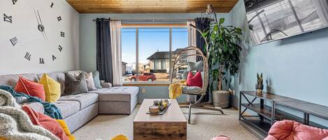 Smart TV, videogames, livros, aparelho de som