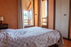 4 Schlafzimmer, Reisekinderbett, WLAN, Bettwäsche