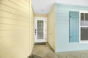 Exterior detail - Beachfront paradise with direct beach access! (Bradenton Beach)
