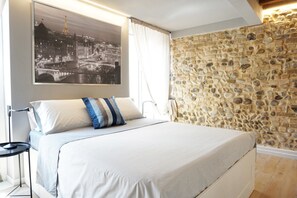 1 bedroom, iron/ironing board, WiFi, bed sheets - Republic79: Gorgeous one-bedroom apartment in the center of Parma (Parma)