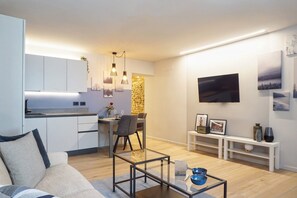 Living area - Republic79: Gorgeous one-bedroom apartment in the center of Parma (Parma)