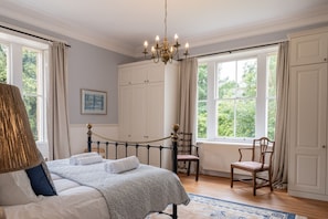 3 Schlafzimmer, Schreibtisch, Bügeleisen/Bügelbrett, kostenloses WLAN