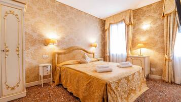 Comfort Double Room | Desk, cots/infant beds, free WiFi, bed sheets