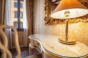 Bureau, lits bébé (en supplément), Wi-Fi gratuit, draps fournis