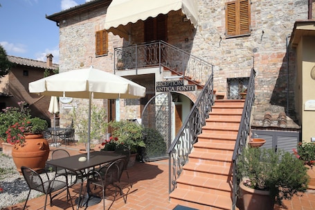 Apartment, 2 Bedrooms, Hill View | Terrace/patio