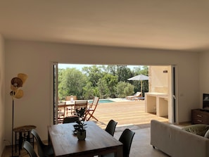 Dining - Maison de Charme en Pierres a 8mn de Porto Vecchio (corse du sud)