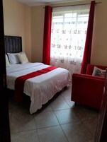 2 habitaciones, decoración personalizada y muebles diferentes 