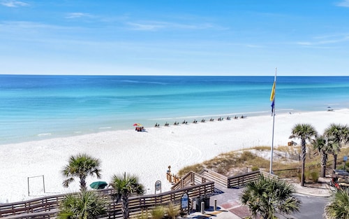 PRIVATE POOL & RELAXING SPA! Golf Cart!